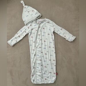 Magnetic Me Gown and Hat Set